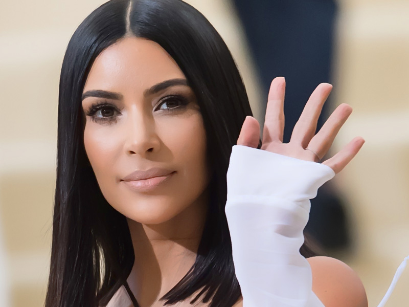 Kim Kardashian Accused Covid-19 Crisis Rich masks SKIMS coronavirus